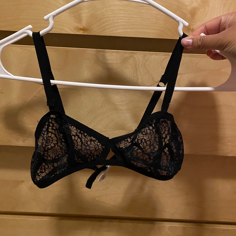 Black lace bra